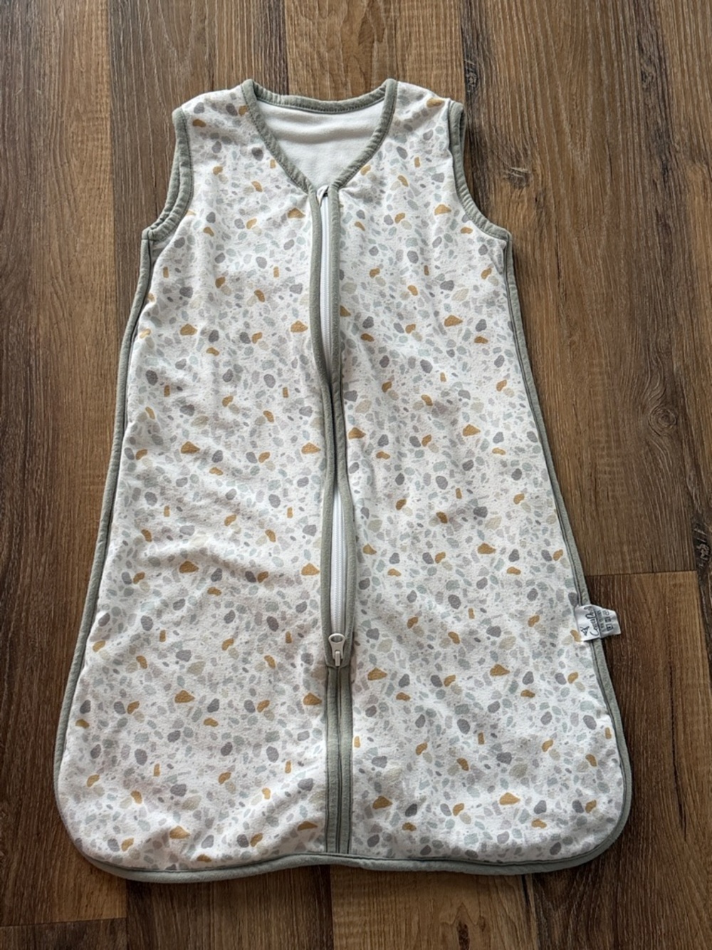 COPPER PEARL Neutral Leaf-Print Sleep Sack 0-6M - Soft White and Olive